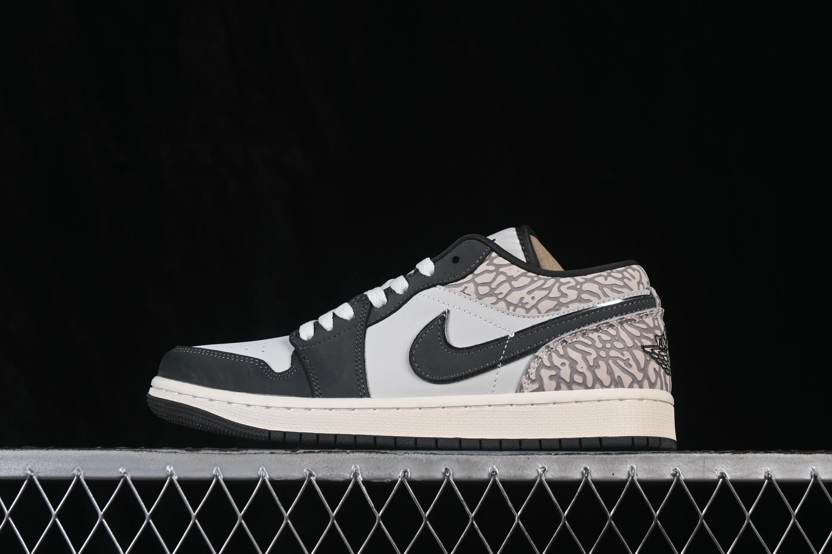All categories Air Jordan Jordan series basketball shoes Air Jordan 1 Low Air Jordan 1 Low AJ1 Joe 1 white gray burst pattern low-top retro cultural basketball shoes IU2268-100